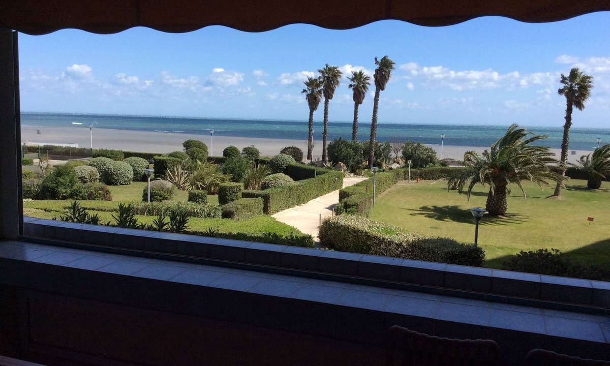 La Cote Radieuse Apartment | Studio 25m2 & terrace 8 m2 sea view for 2 people private box swimming pool WIFI