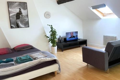 Meaux Apartment | Studio 3 Apartment with Unique Cathedral View