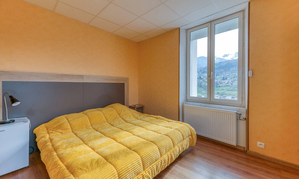 Arvillard Apartment | Studio '304' with Shared Pool, Shared Terrace and Wi-Fi
