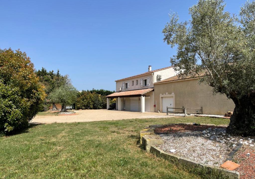 Saintes-Maries-de-la-Mer House | Studio 40m2 avec terrasse LE MAS DE LAURIANE