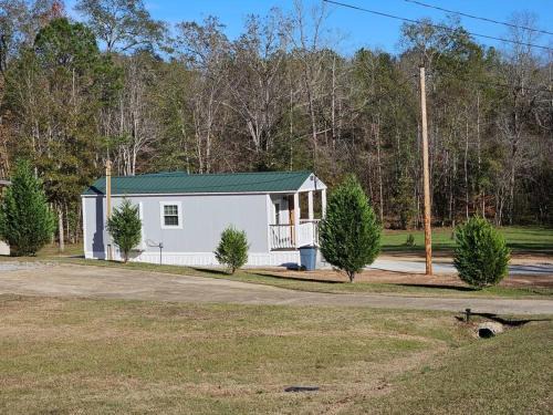 Phenix City Ski Chalet | Studio 431-Vet owned 14 miles to Ft Moore