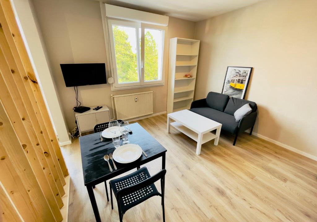 Lure Apartment | Studio 43aJJ