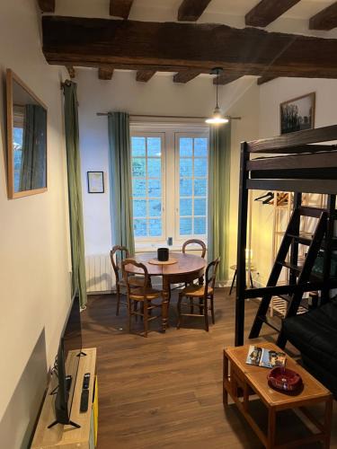 Loches Apartment | studio 4pers. centre de Loches