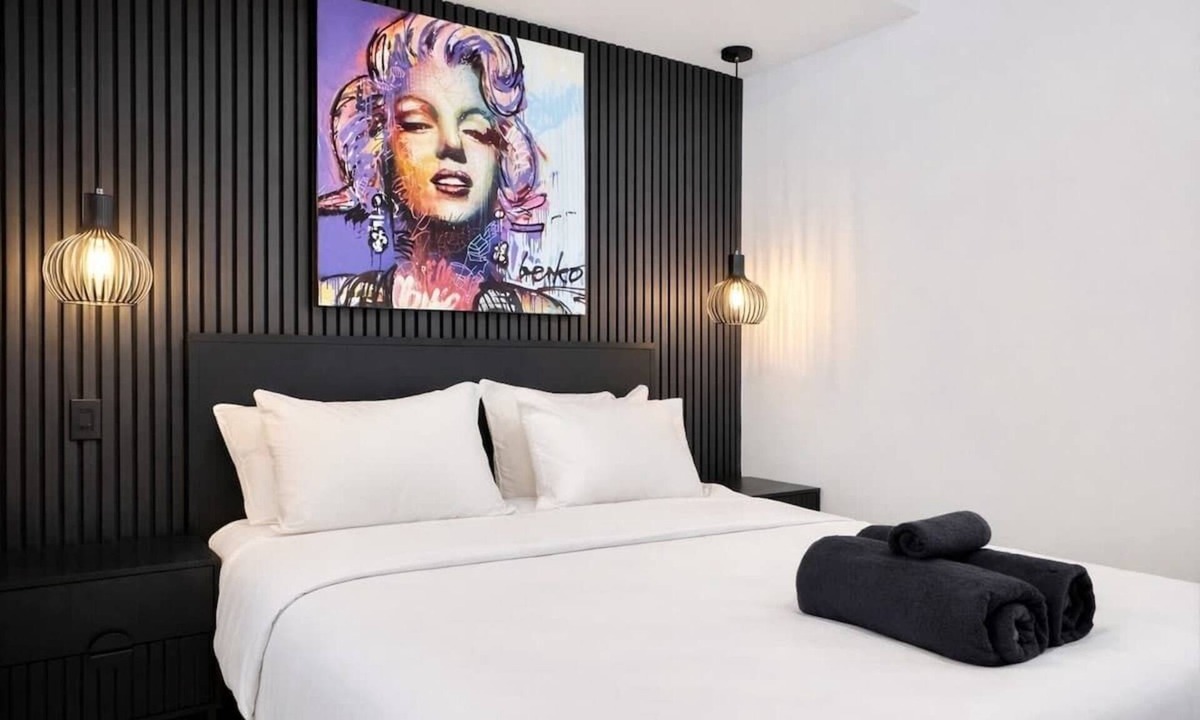 Maizerets Apartment | Studio #5 - The Monroe | A/C 5 min downtown