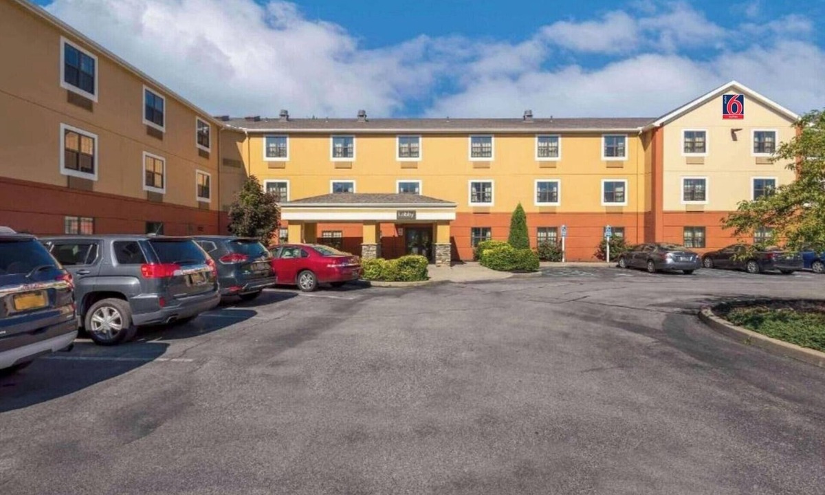 Amherst Apartment | Studio 6 Buffalo|1 Queen Bed,Nsmk|Kitchen
