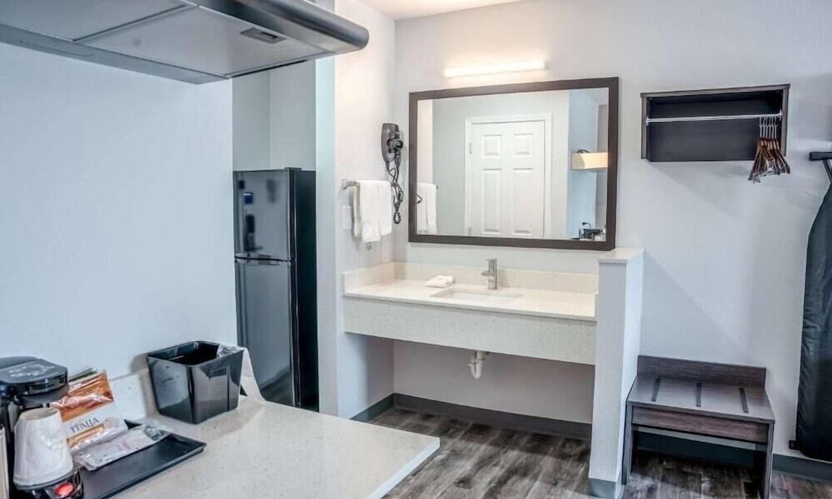 Claremore Hotel | Studio 6 Claremore, OK