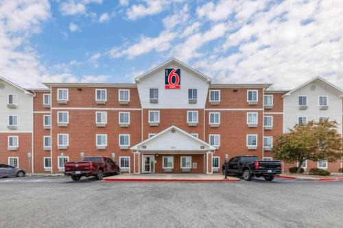 Norman Hotel | Studio 6 Extended Stay Oklahoma City Norman OK