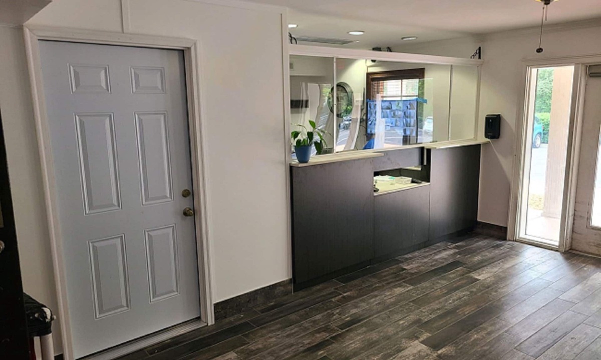 Laurel Hotel | Studio 6 Extended Stay - Richmond, VA - I-64 West