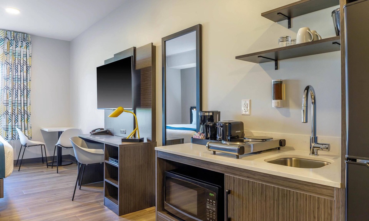 Hornepayne Hotel | Studio 6 Hornepayne, ON