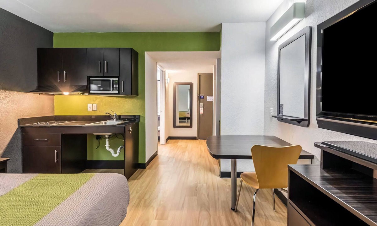 Indianapolis Hotel | Studio 6 Indianapolis, IN