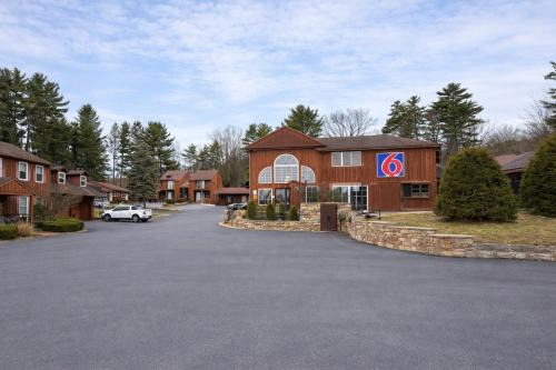 Lake George Hotel | Studio 6 Lake George NY Adirondacks