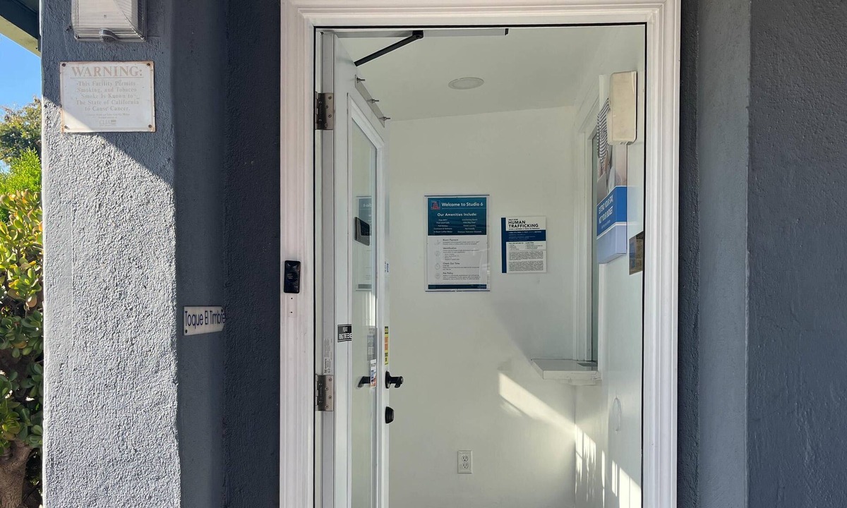 Dimond Hotel | Studio 6 – Oakland, CA – San Francisco Berkeley Area