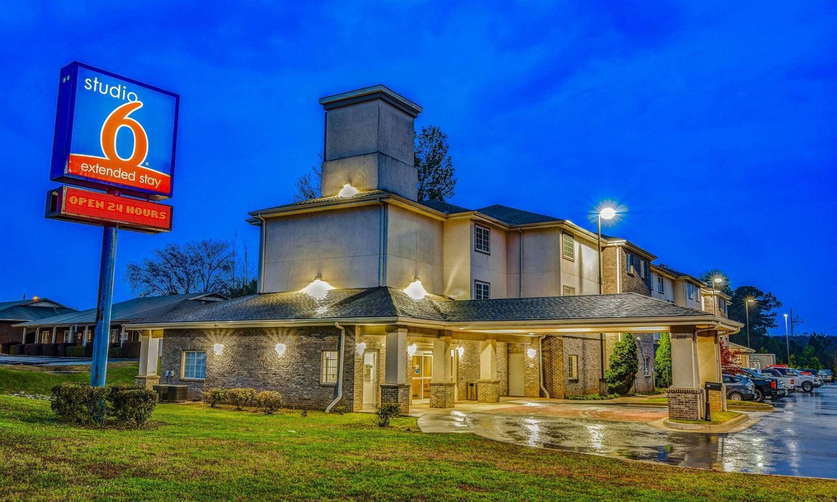 Opelika Hotel | Studio 6 Opelika, AL - Auburn Al