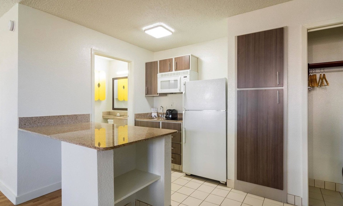 Plano Hotel | Studio 6 Plano, TX - Dallas - Plano Medical Center