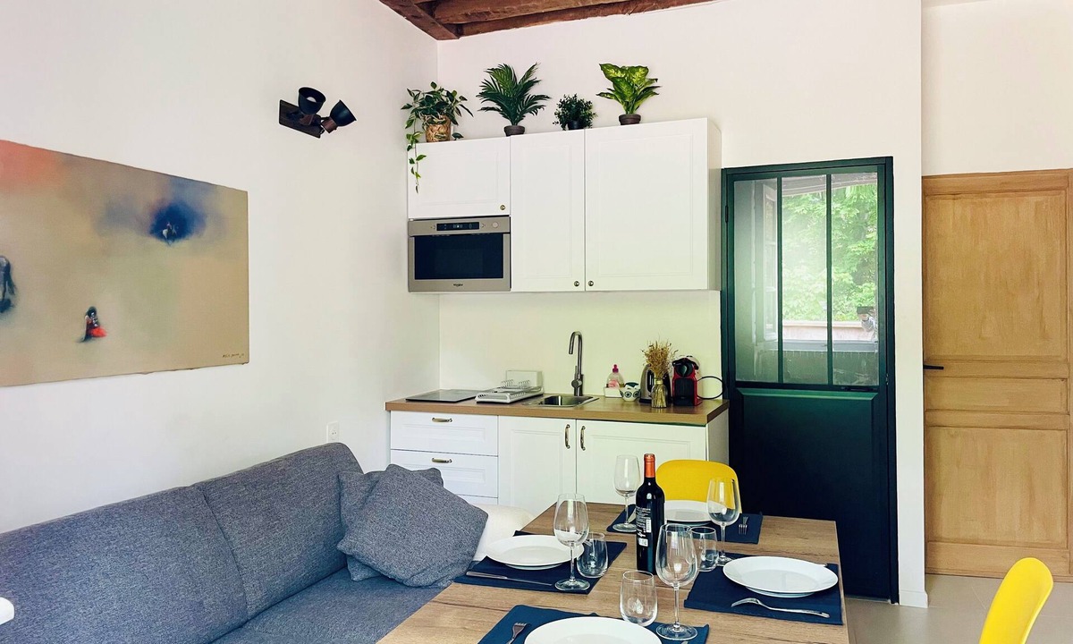 Marly-le-Roi Apartment | Studio #6 - Quiet with park view