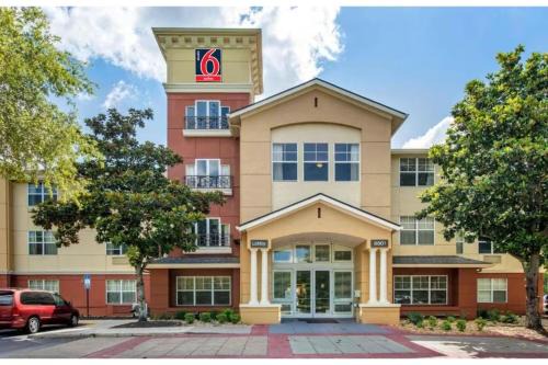 Secret Cove Hotel | Studio 6 Suites Jacksonville Deerwood Park FL