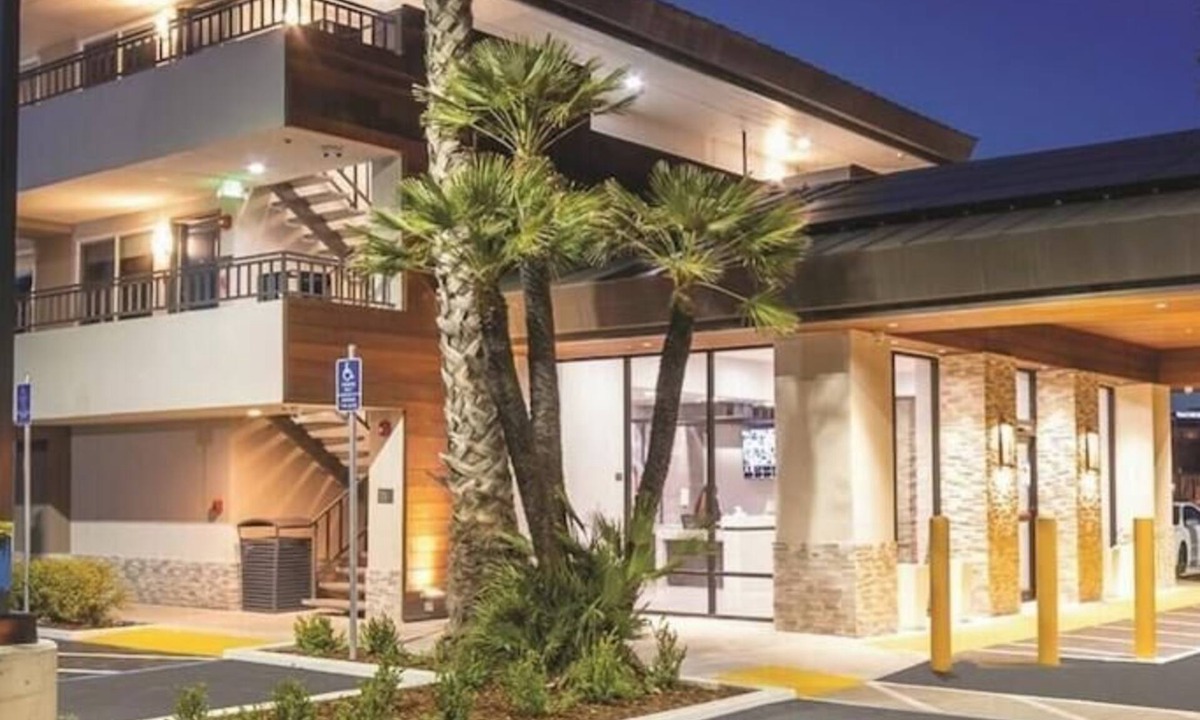 Civic Center Hotel | Studio 6 Suites – Stockton, CA – Waterfront