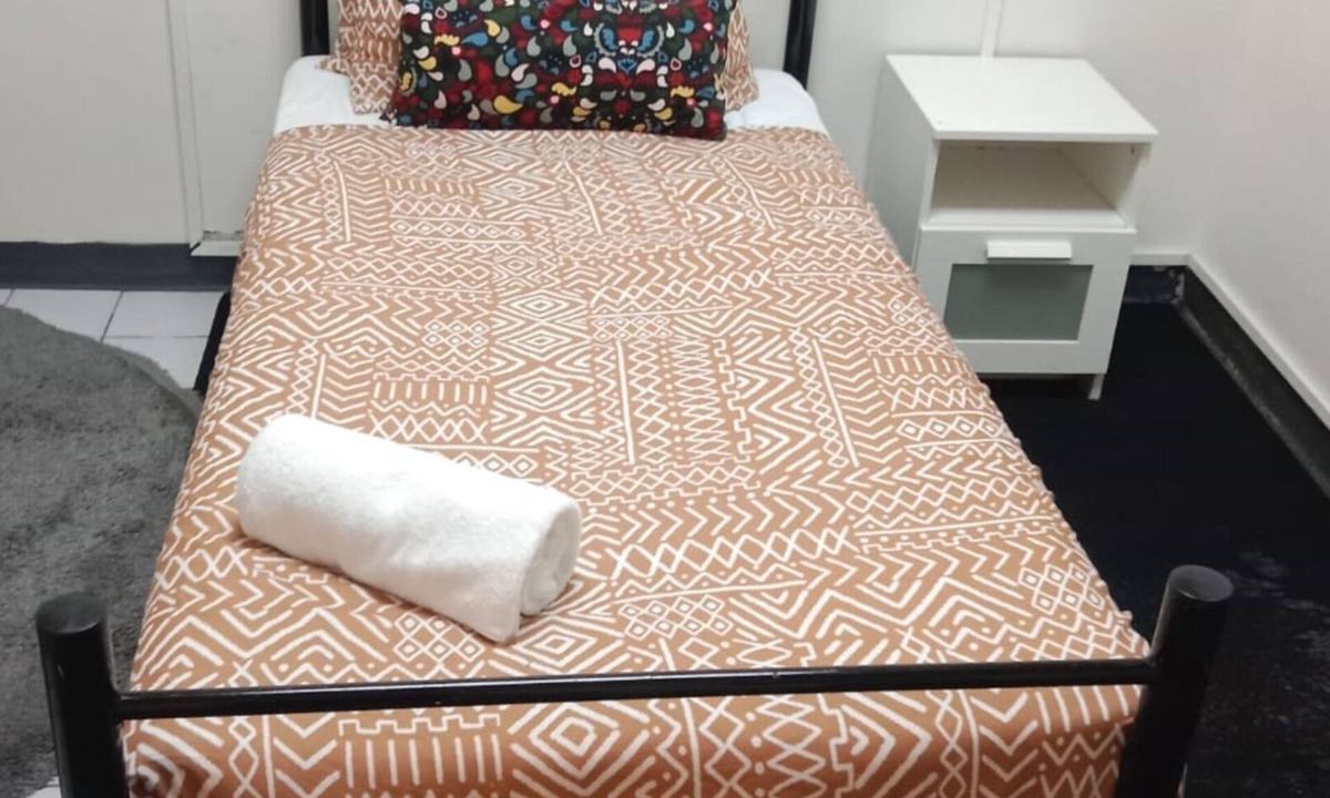 Adelaide Central Business District Cabin | Studio 6 - Wright Lodge