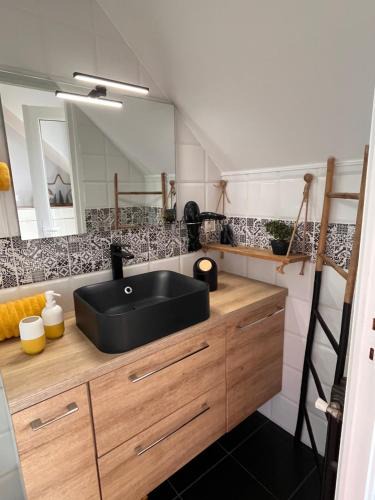 Roseraie - Orgemont Apartment | Studio 61
