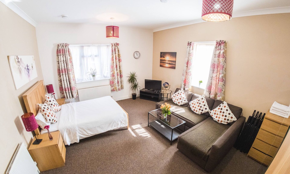 Valentines Apartment | Studio 7 minutes’ walk from Ilford Rail Station