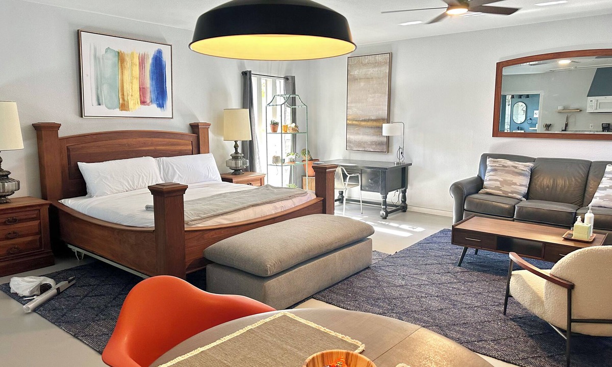 Central Oklahoma City Apartment | Studio | 8 min to Integris Baptist Portland Ave | Kitchen, Wi-Fi, Free Parking #MR