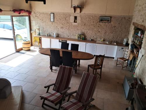 Courdemanche Apartment | Studio 80m2 a la ferme tout confort