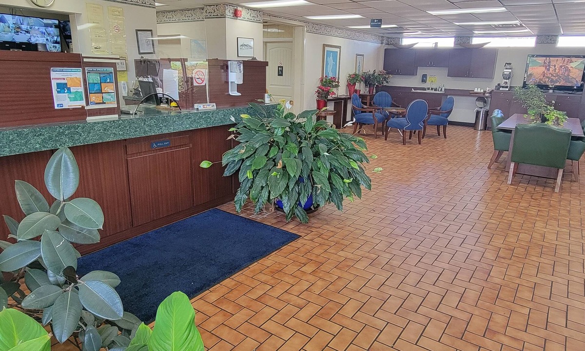 Decatur Hotel | Studio 9 Inn & Suites