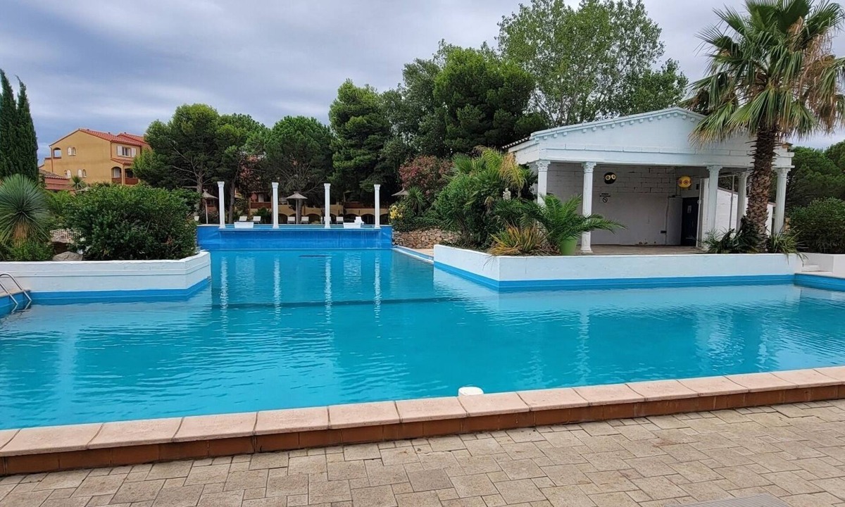 Les Hauts de Canet Apartment | Studio Apartment 'Dream House Miami' with Shared Pool, Wi-Fi and Air Conditioning
