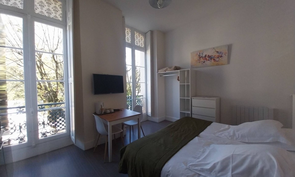 Bagneres-de-Luchon Apartment | Studio apartment (2 beds 90 cm)