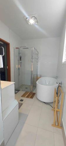 Collingwood Park Apartment | Studio Apartment