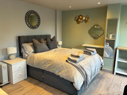 Ferndown Apartment | Studio Apartment