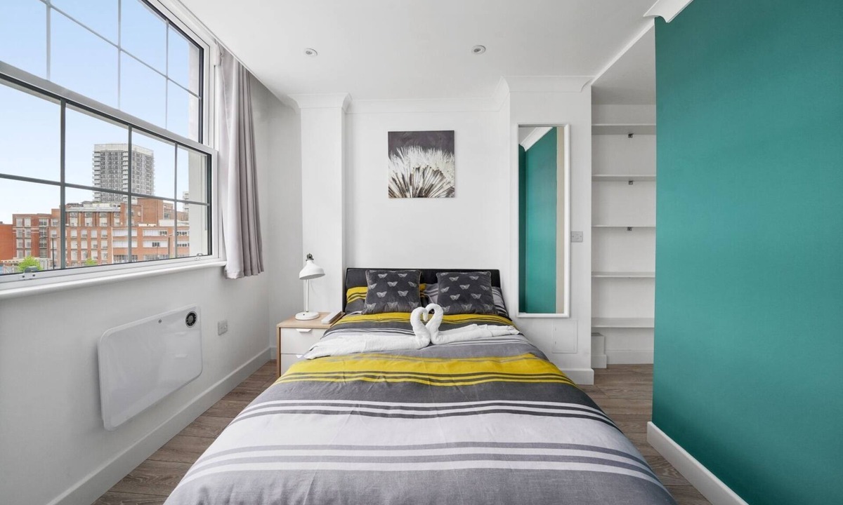 Bishopsgate Apartment | Studio Apartment Green