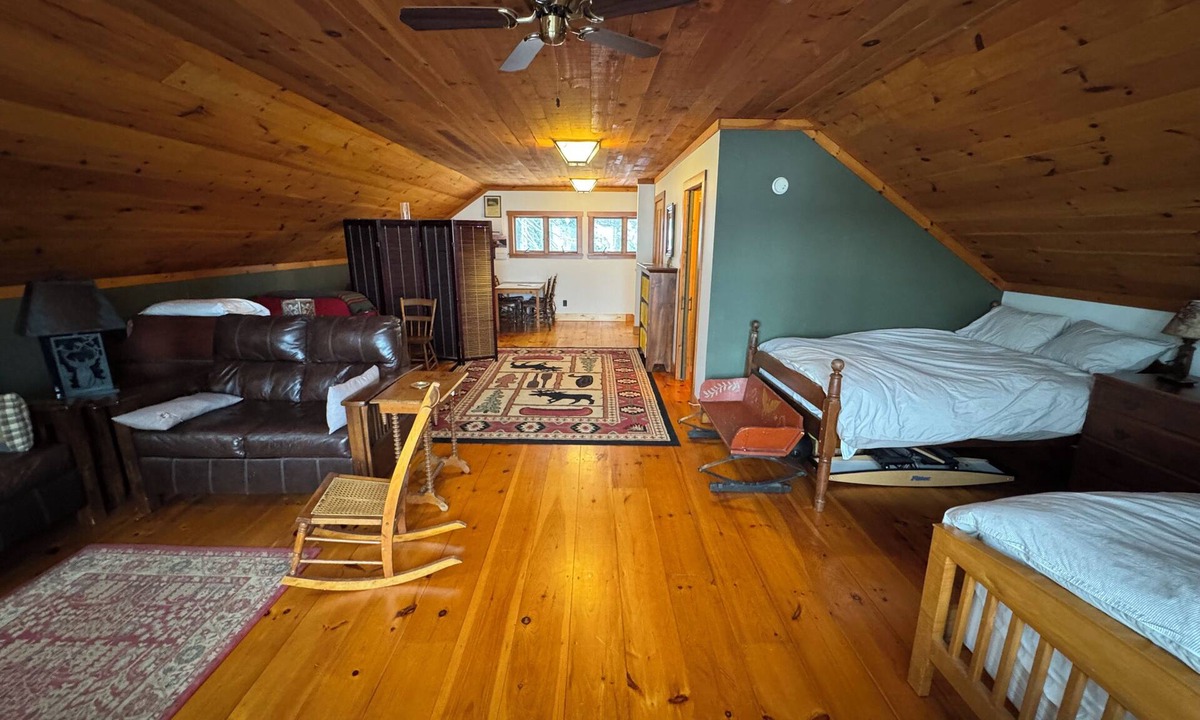 Keene Apartment | Studio Apartment in Heart of High Peaks - Perfect Basecamp for Hikers!