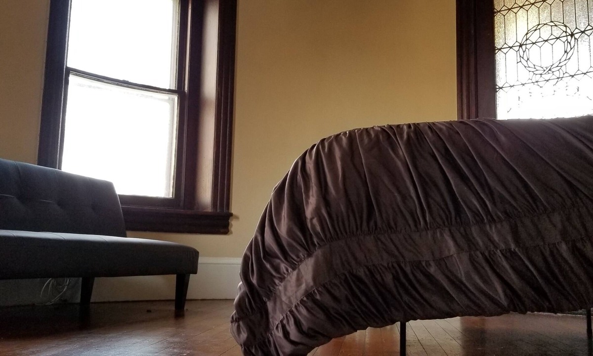 Langhorne Apartment | Studio Apartment in Victorian Mansion.