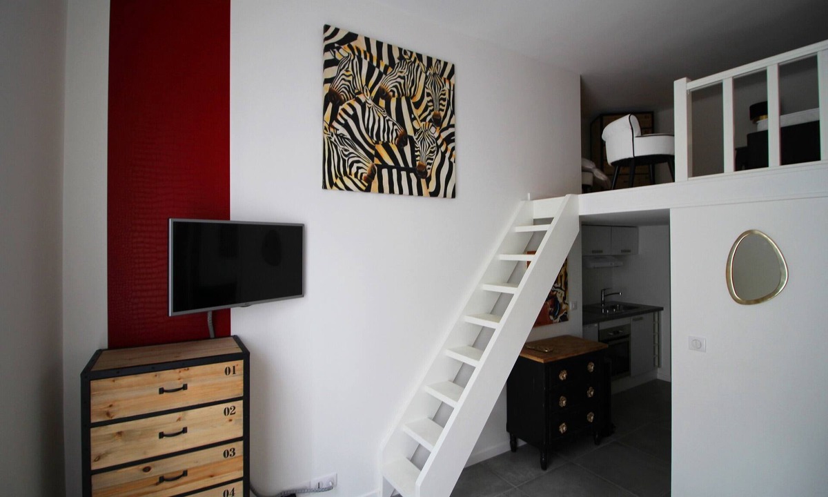 Carabacel Apartment | Studio Apartment 'Kipling' with Wi-Fi and Air Conditioning