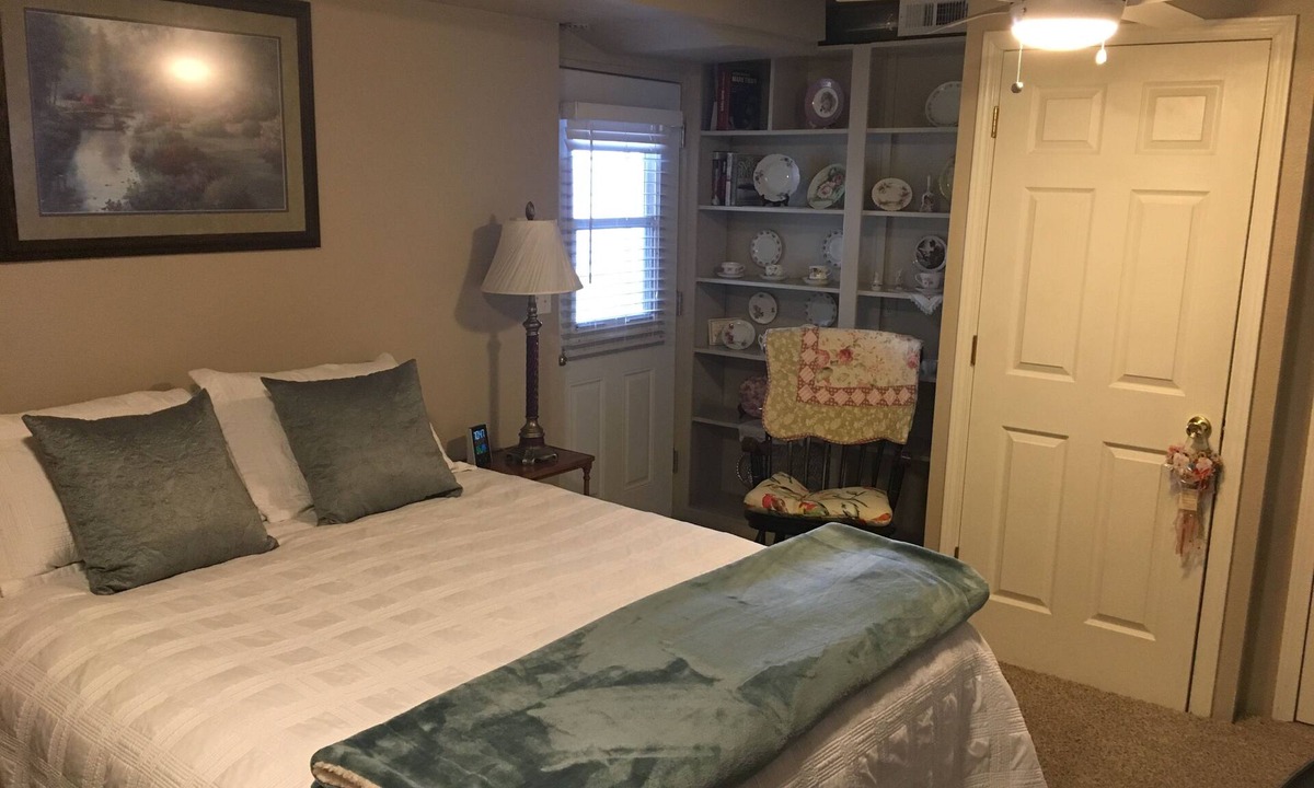 Clarkston Apartment | Studio apartment overlooking the Snake river