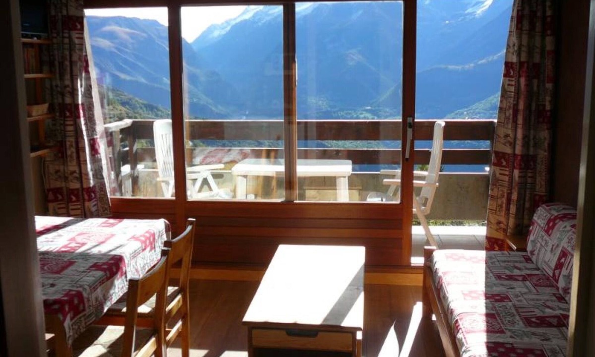 Auris Apartment | Studio Apartment 'Pathabac' with Mountain View and Balcony