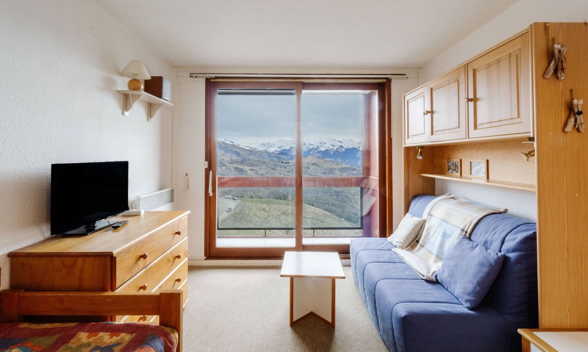 Le Corbier Apartment | Studio Apartment "Pied des Pistes" with Mountain View & Shared Pool