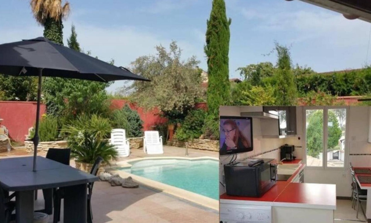 Roques Apartment | Studio Apartment 'Redhouse - Solarium' with Shared Pool, Wi-Fi and Air Conditioning
