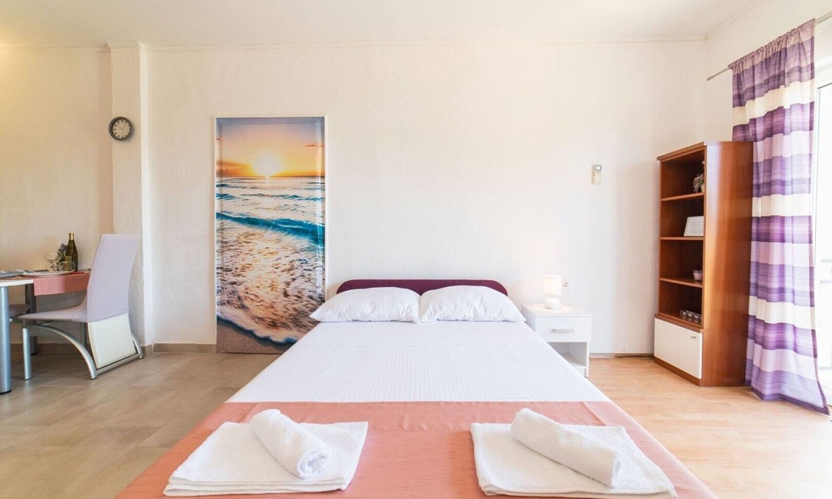 Rudine Apartment | Studio Apartment with jaccuzzi