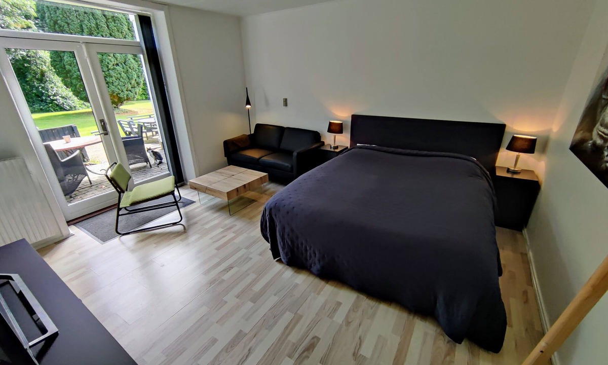 Hovedgard Apartment | Studio Apartment With Private Patio - Provstegården Bed & Breakfast