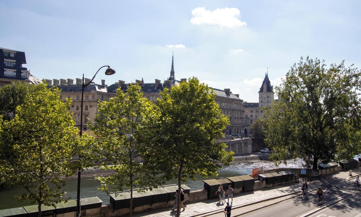 Saint-Germain-des-Pres Apartment | Studio Apartment With Seine View in Saint Germain