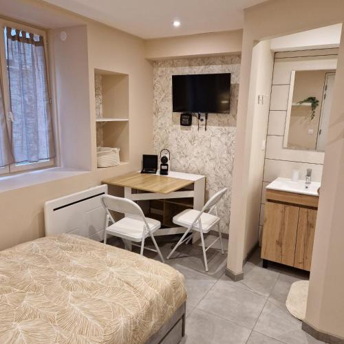 Thiers Apartment | Studio Appart'Hôtel