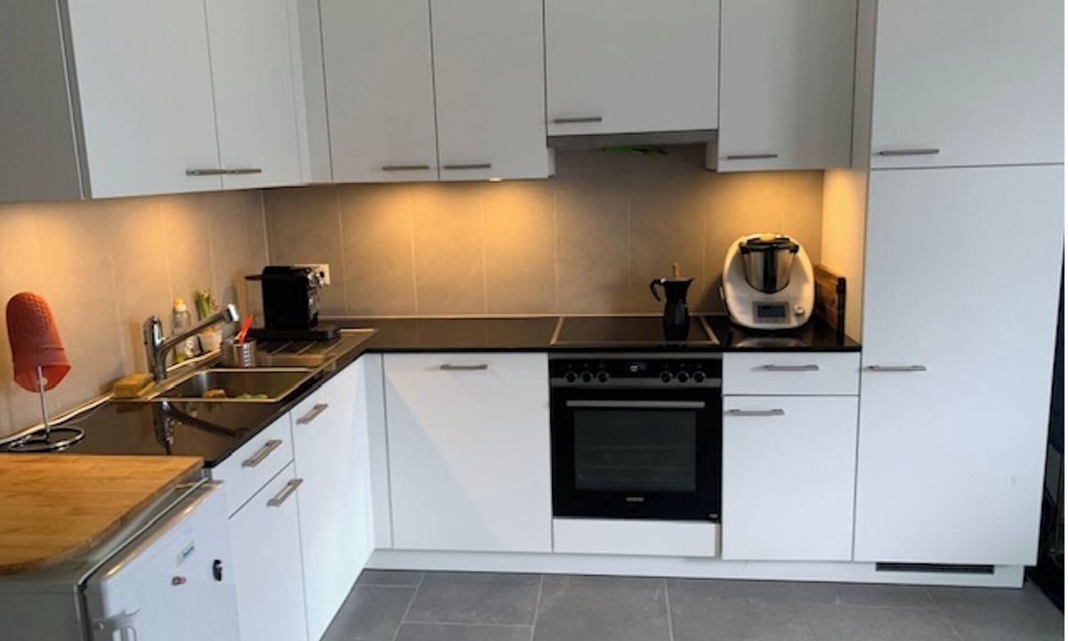 Gilly Apartment | Studio Apt - Beautiful view, free parking!