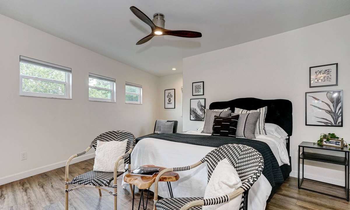 Downtown Dunedin Apartment | Studio Apt w/Private Balcony Overlooking Downtown Main St