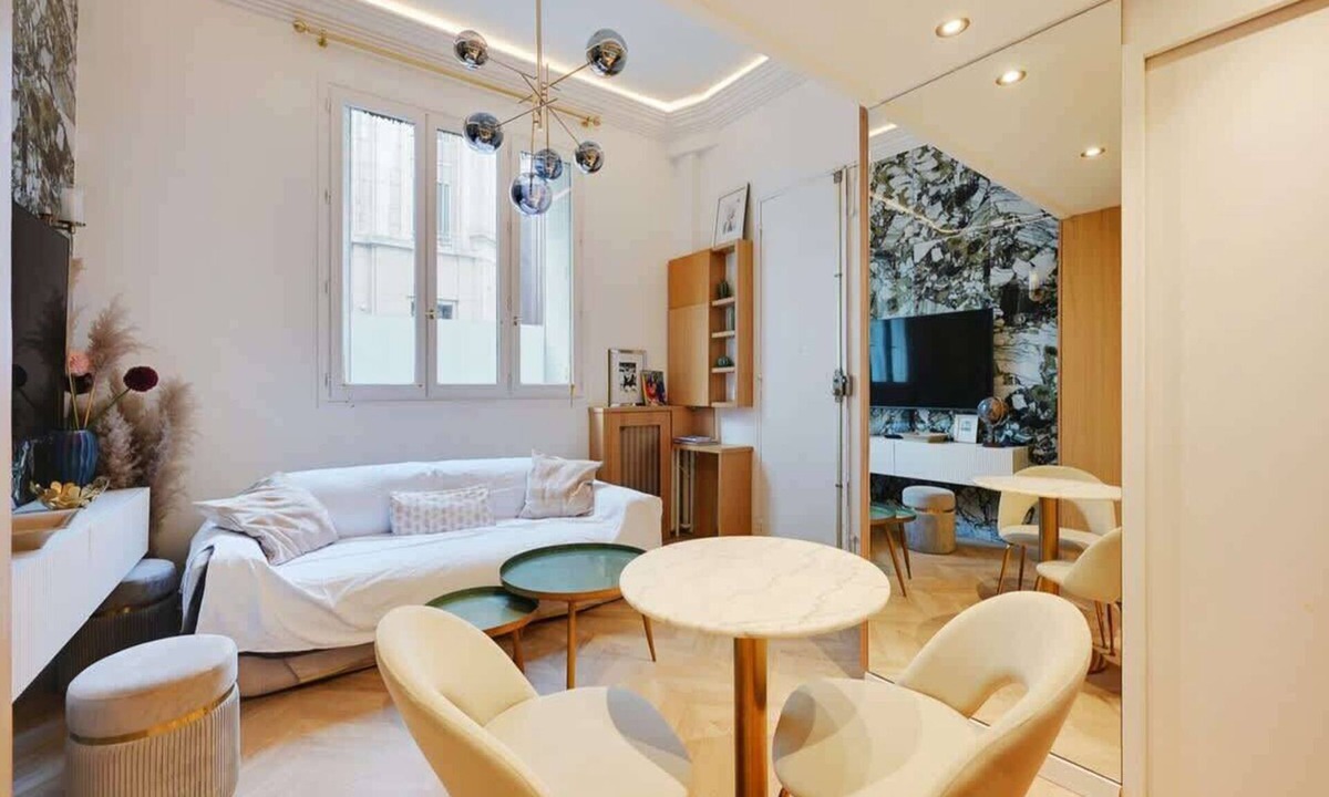 Faubourg-du-Roule Apartment | Studio Arc de Triomphe
