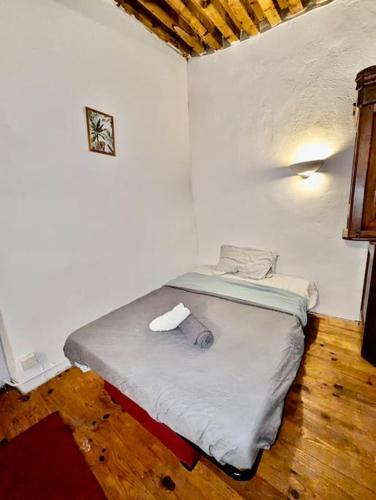 Secteur 2 Apartment | Studio Atypique en Hyper Centre - Calme avec Wifi