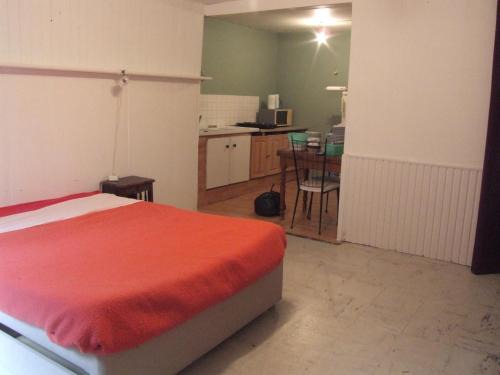 Eyburie Apartment | studio au calme