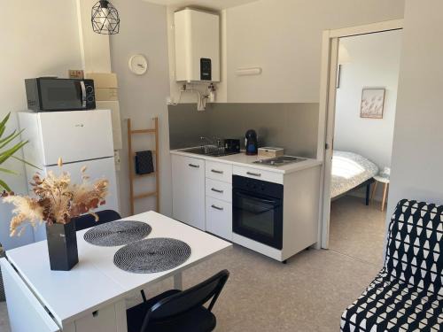 La Celle-sous-Gouzon Apartment | Studio au coeur du village