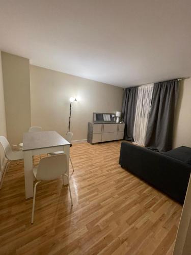 Chatou Apartment | Studio aux portes de Paris